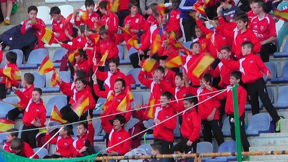 La afición leonesa anima a la Selección durante la última visita de los Sub-21