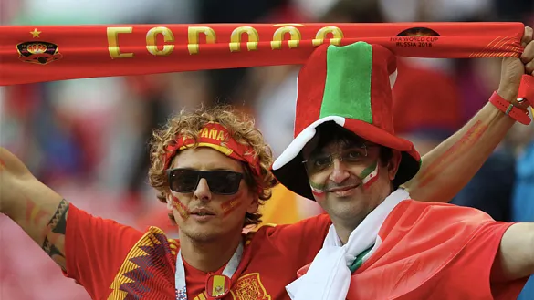 Aficionados de España e Irán en Kazán