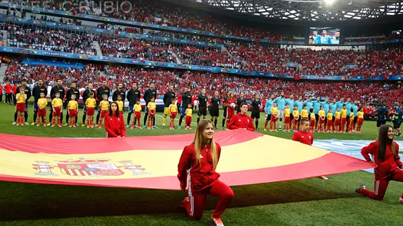 La Selección Española posa en Niza antes de su encuentro frente a Turquía
