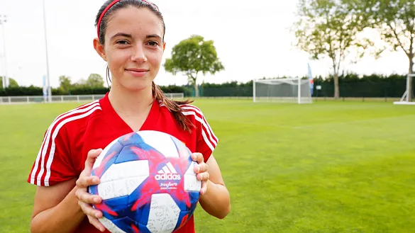 Aitana Bonmatí tras el entrenamiento de la Selección