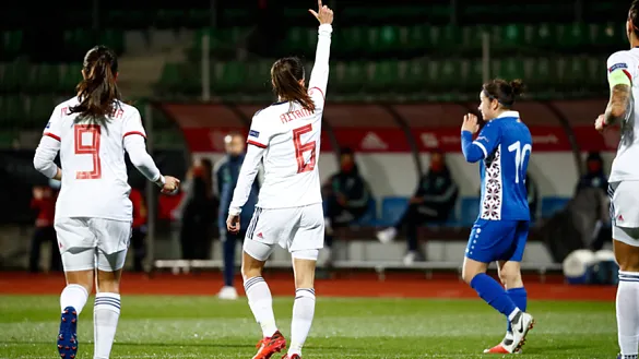 Aitana Bonmatí celebra uno de los goles de España frente a Moldavia