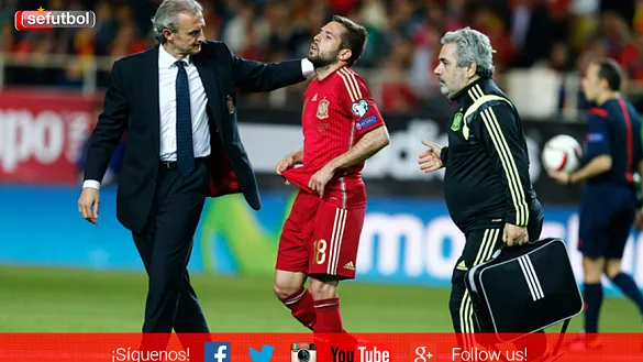 Jordi Alba se retira lesionado del terreno de juego