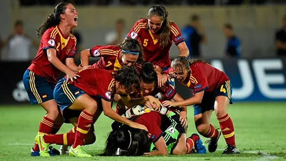 Las jugadoras españoles festejan su clasificación para la final del Europeo Sub-19 de Israel