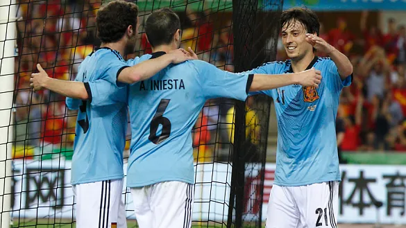 Andrés Iniesta y David Silva fabricaron el último gol español en La Cartuja
