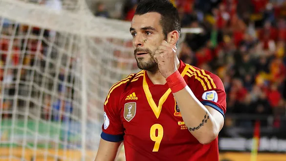 Álvaro Negredo celebrando su gol