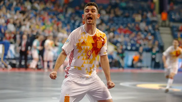 La Región de Murcia reconoce el gran año del internacional Álex Yepes