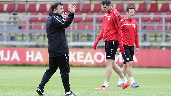 Igor Angelovsky durante un entrenamiento de la Selección macedonia