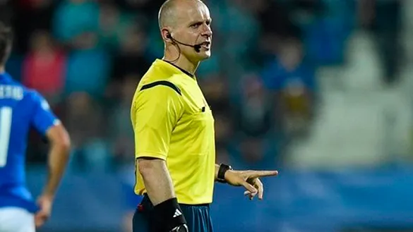 El árbitro Szymon Marciniak