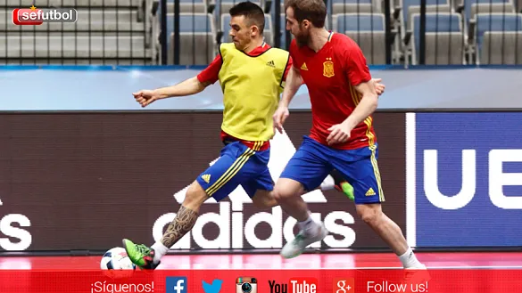 Último entrenamiento antes del duelo ante Ucrania