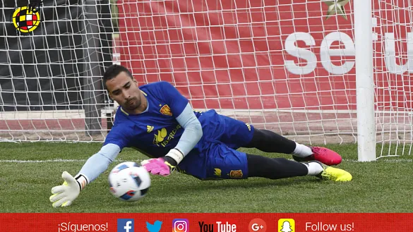 Sergio Asenjo, durante un entrenamiento con la Selección