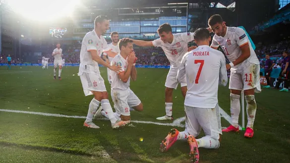 César Azpilicueta celebrando el gol