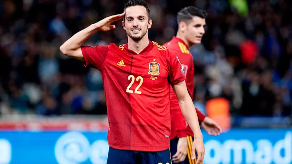 Pablo Sarabia festeja su gol a Grecia en Atenas