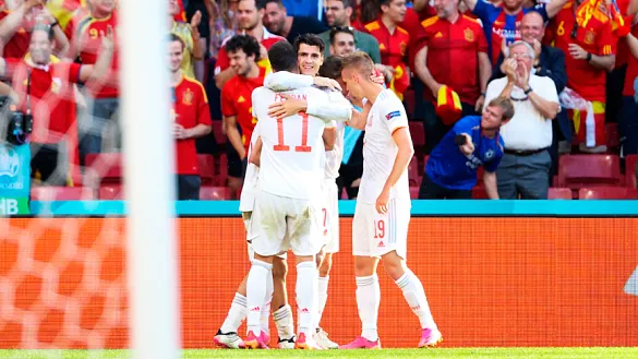 España celebra uno de sus goles a Croacia