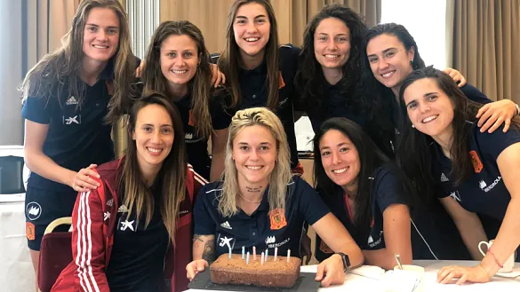 Mapi León celebra su 24º cumpleaños