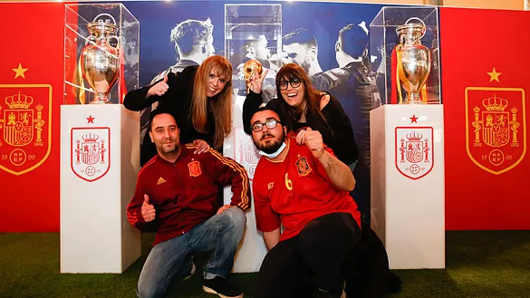 ¡Nadie quiere perderse la Fan Zone de España en Cornellá!