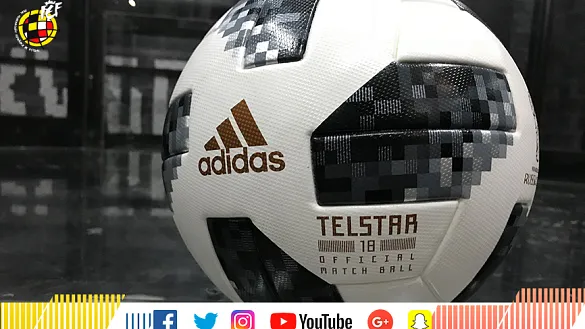 Primer plano del Telstar 18, el balón del Campeonato del Mundo