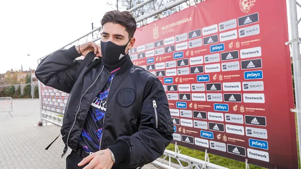 Héctor Bellerín llegando a Las Rozas