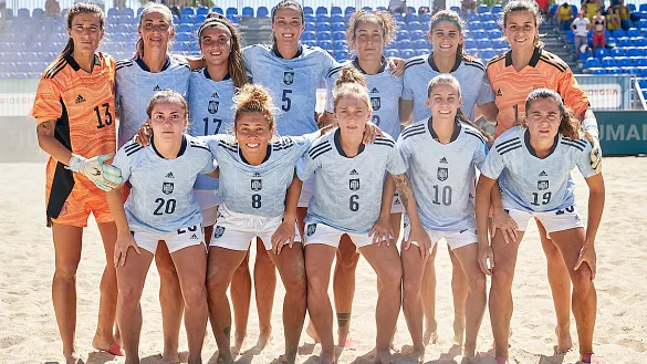 Selección Absoluta Femenina Fútbol Playa - Foto Equipo Cagliari