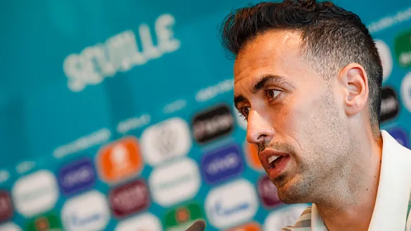 Sergio Busquets durante su rueda de prensa en Sevilla