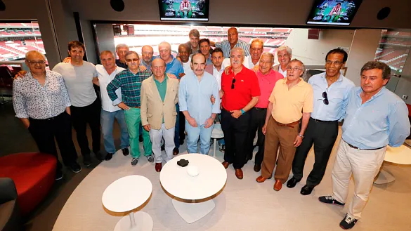Las leyendas de la Selección y el Atlético de Madrid homenajean a José Luis Capón