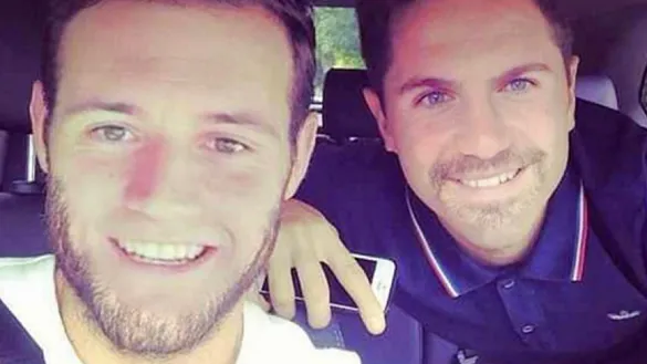 ¡Dos internacionales se han cambiado el rostro! ¿Eres capaz de saber quiénes?