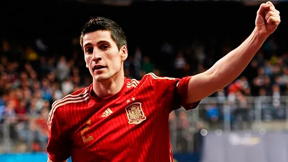 Carlos Ortiz, capital de la Selección Española de Fútbol Sala, celebra un tanto