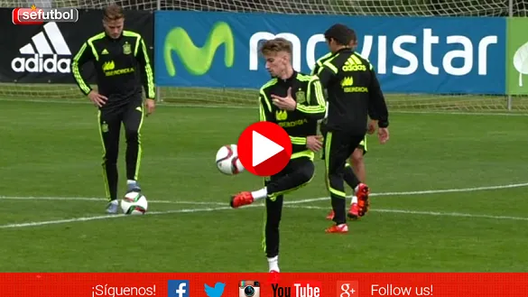 Samu Castillejo, durante el entrenamiento de España 