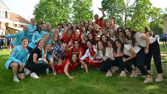 Las selecciones de España, Holanda e Italia posan para una fotografía