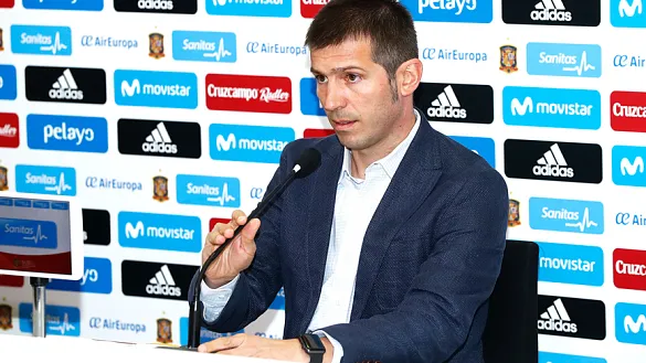 Albert Celades ofrece la convocatoria de la Selección Sub-21 en la Ciudad del Fútbol