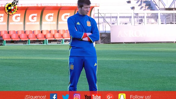 Albert Celades durante la sesión de entrenamiento de la Selección Sub-21 en Roma