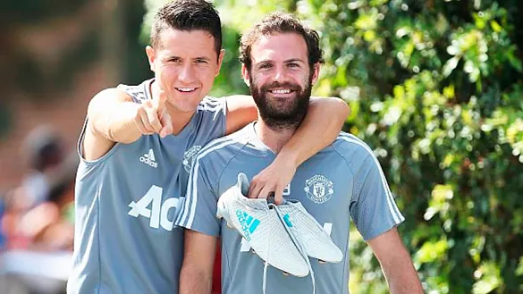 Ander Herrera y Juan Mata durante la pretemporada del Machester United en California