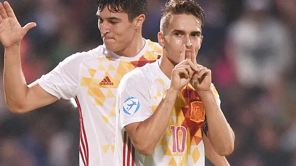 Denis Suárez celebra su tanto a Serbia en Bydgoszcz