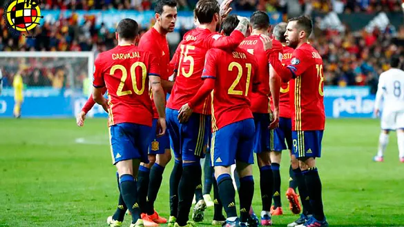 Los jugadores de la Selección española celebran un gol