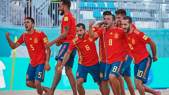 Los jugadores de España celebran el penalti ganador