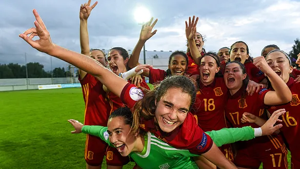 Disfruta del triunfo de la selección a través de las mejores imágenes