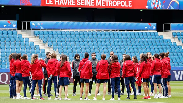 La Selección española femenina en el estadio Océane de El Havre