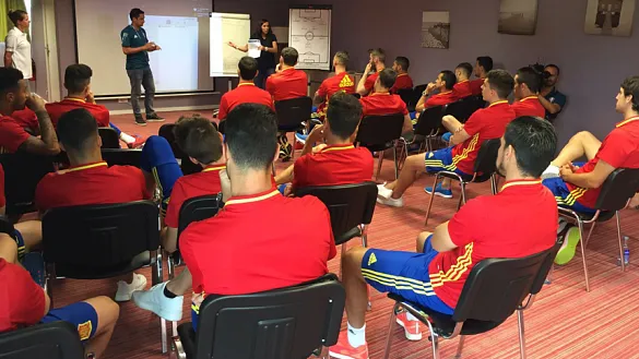 Charla de los colegiados