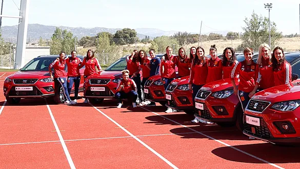 Las jugadoras de la Selección femenina conducirán un SEAT Arona FR