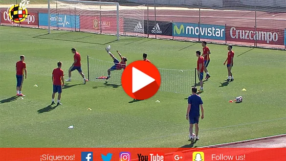 Chilena de Oliver Torres en fútbol tenis