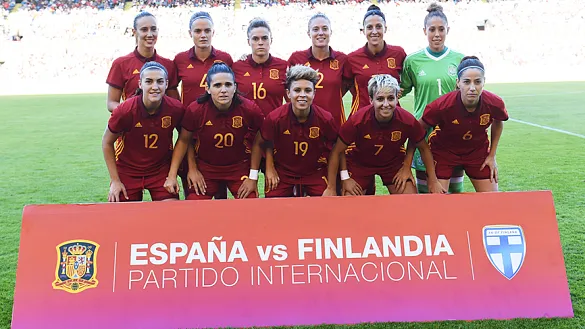 La Selección femenina posa antes de su encuentro contra Finlandia en Santander