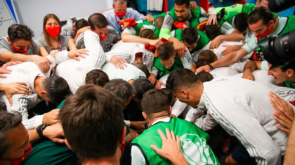 La Selección al completo se juramenta antes del duelo frente a Polonia en Sevilla