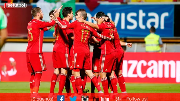 Jugadores de la Selección española celebran un gol