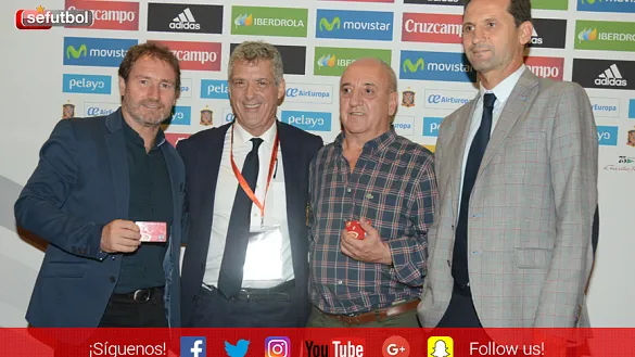 D. Ángel María Villar junto a Juan Carlos, Marianín y Fernando Giner, presidente de AEdFI