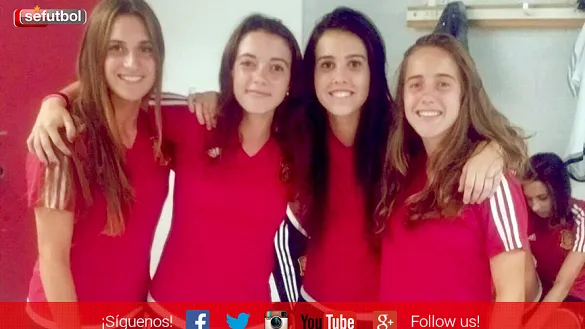 Andrea Sierra, Aitana Bonmatí, Jone Ibáñez y Maite Oroz tras el primer entrenamiento de la Sub-19 femenina