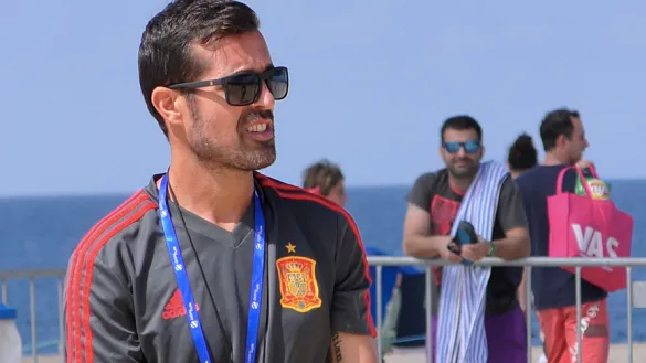 Christian dirigiendo un entrenamiento