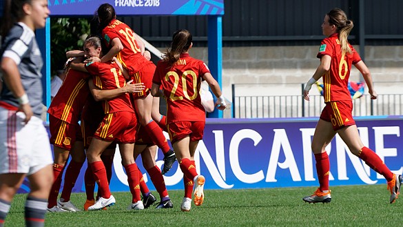 Las jugadoras de la Selección española celebran su primer tanto en el Mundial