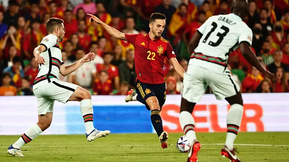 Momento del partido entre España y Portugal