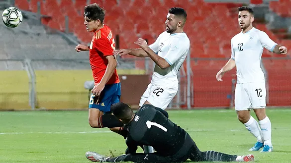 Momento del partido entre las selecciones Sub-21 de Israel y España disputado en Ramat Gan
