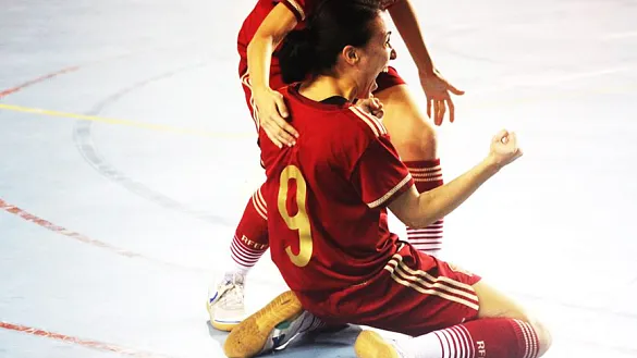 Las jugadoras españolas celebran un tanto en el Pabellón de Guatemala