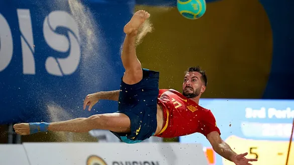 Llorenç intenta una chilena